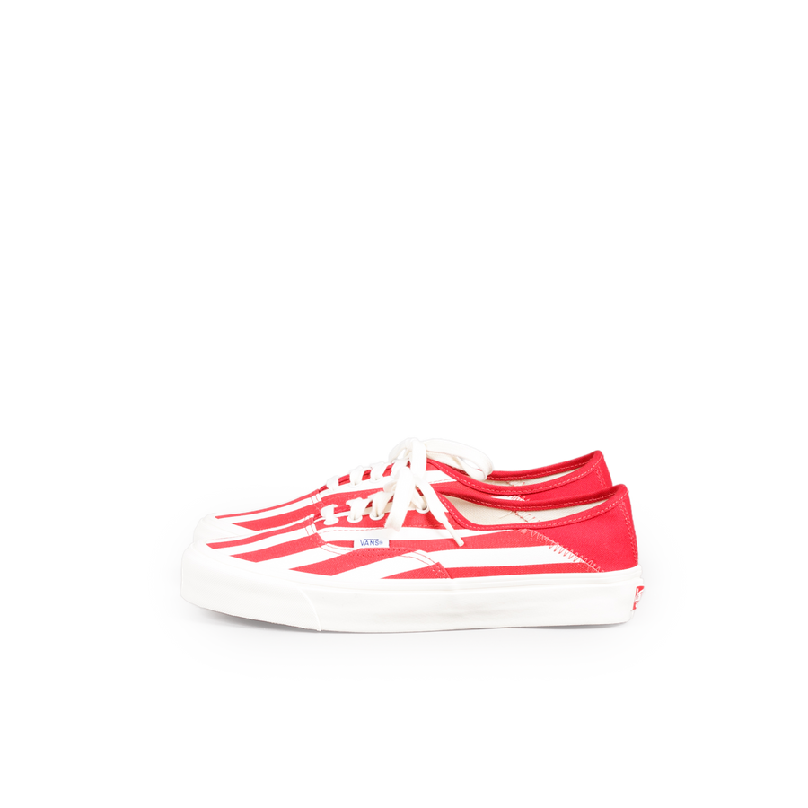 VT 25S Couple Sneakers White Red Calfskin 563110