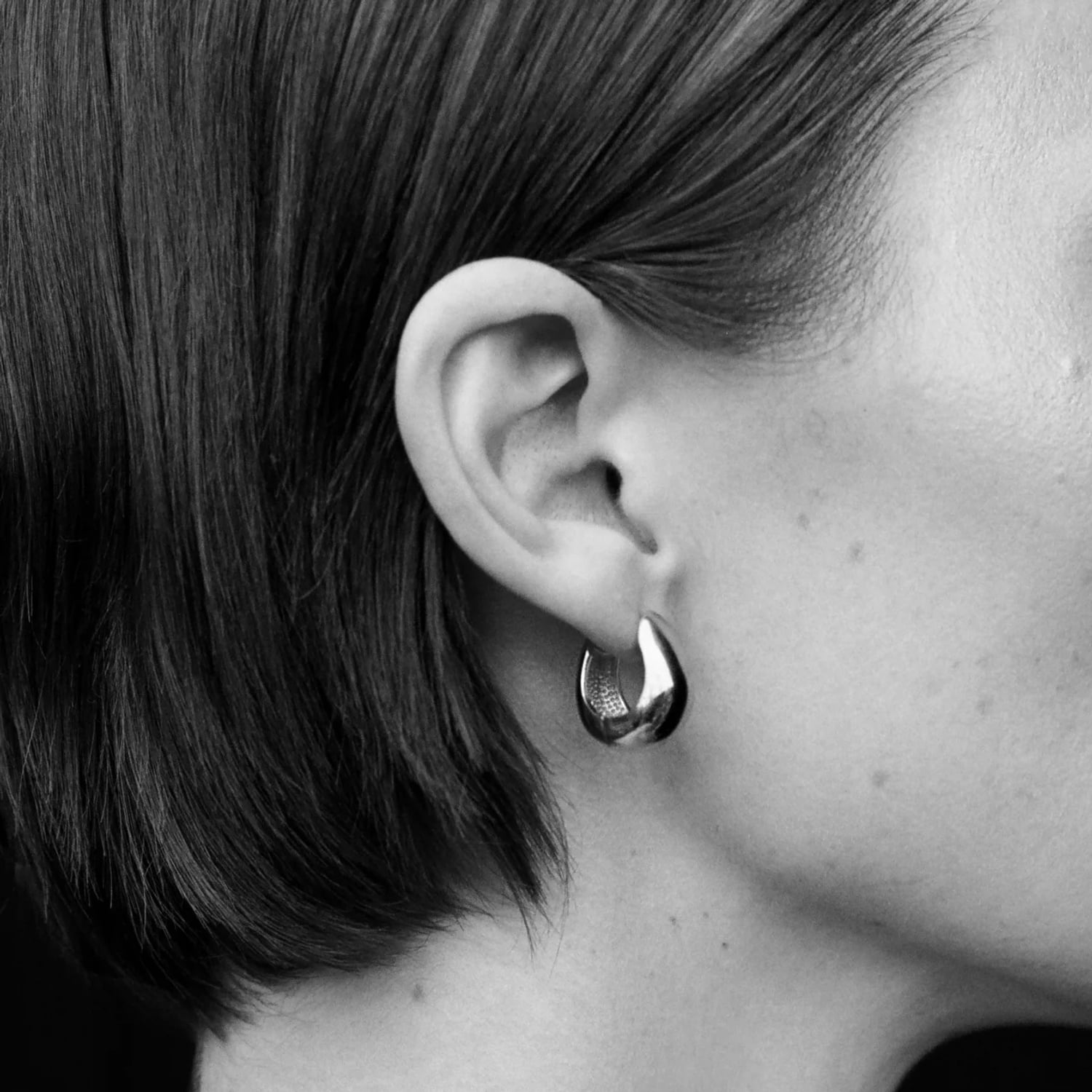 Sophie Buhai Gold Hinged Hoops 18k Gold Vermeil | Nitty Gritty