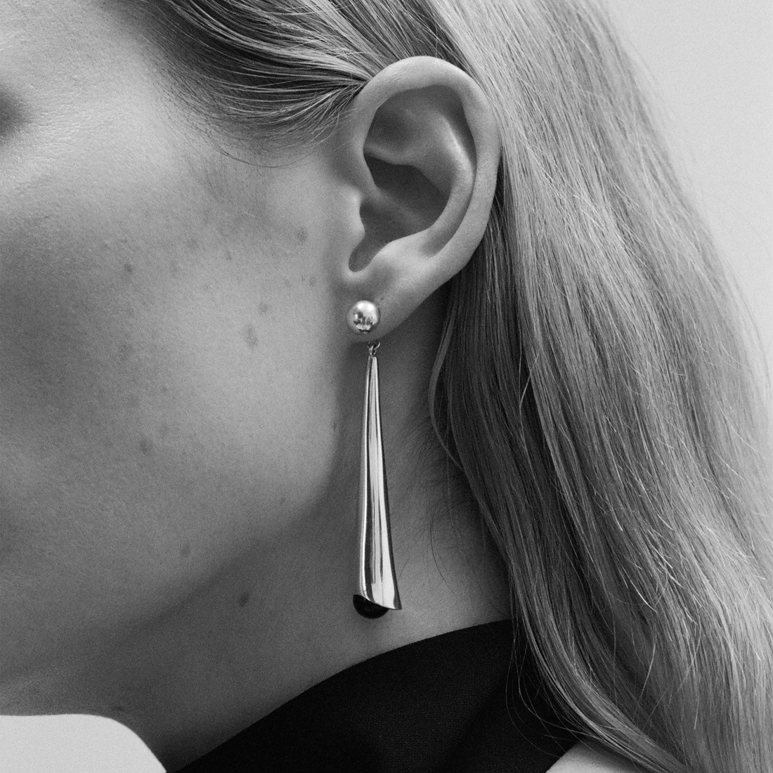 SOPHIE BUHAI LOU LOU EARRINGS ピアス Sophie Buhai Lou Lou Drop Earrings Sterling Silver Onyx | Nitty Gritty
